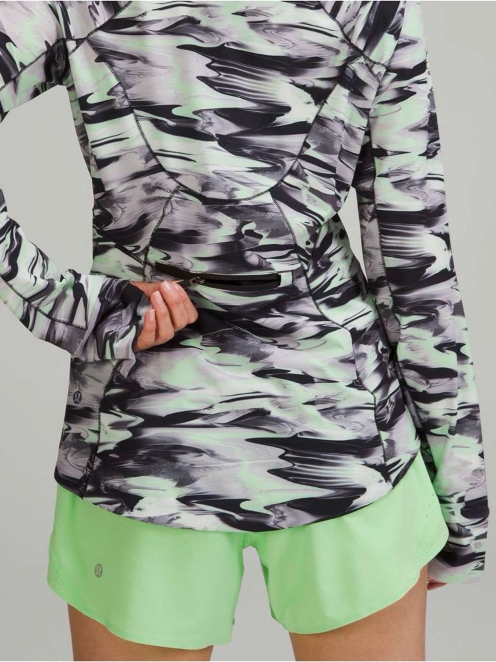 NWT Lululemon Mist Over Windbreaker
Paint Glide Multi Size 4 - Picture 5 of 9